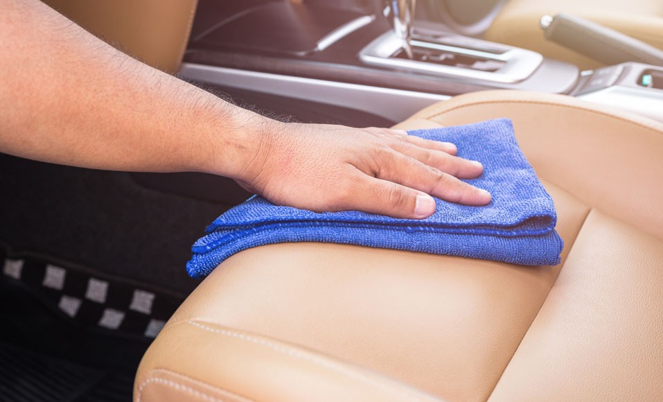 9 tips för effektiv rengöring av bilbarnstolar