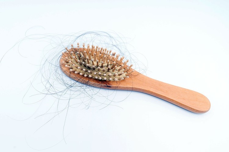 Praktiske tips til rengøring af din hårbørste
