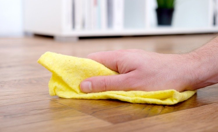 ¿Cómo limpiar correctamente su parquet encerado?