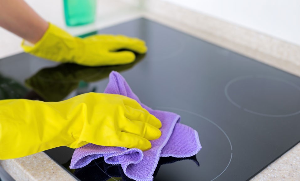 4 praktiska tips för rengöring av en induktionshäll
