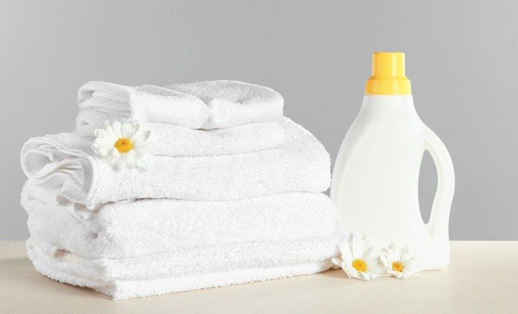 Skab dit eget gør-det-selv-vaskemiddel til hvidt og sart vasketøj