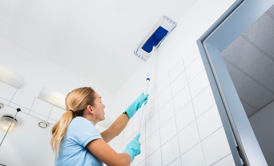 4 praktische tips om je plafond goed te wassen