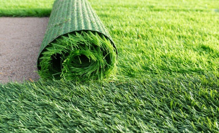 حافظ على العشب الصناعي جيدًا