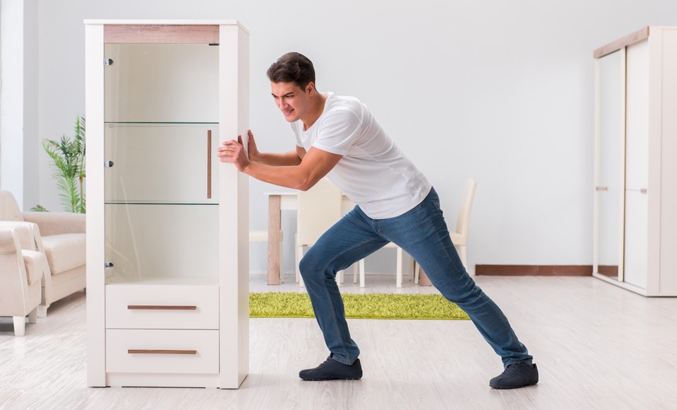 5 praktiske teknikker til nemt at flytte møbler