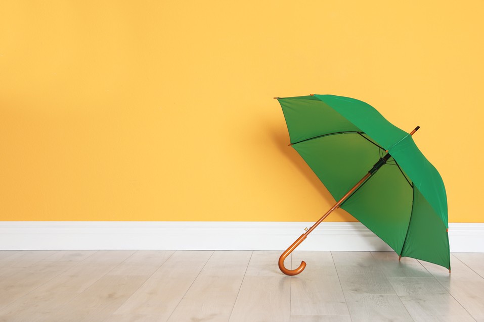 4 tips för att rengöra ditt paraply ordentligt