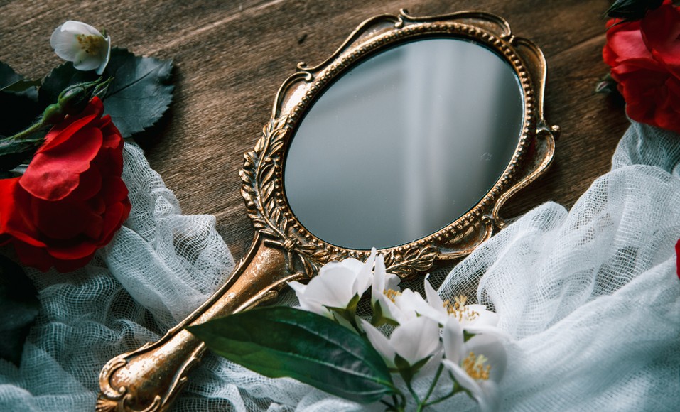 DIY: hoe het blik van een spiegel herstellen?