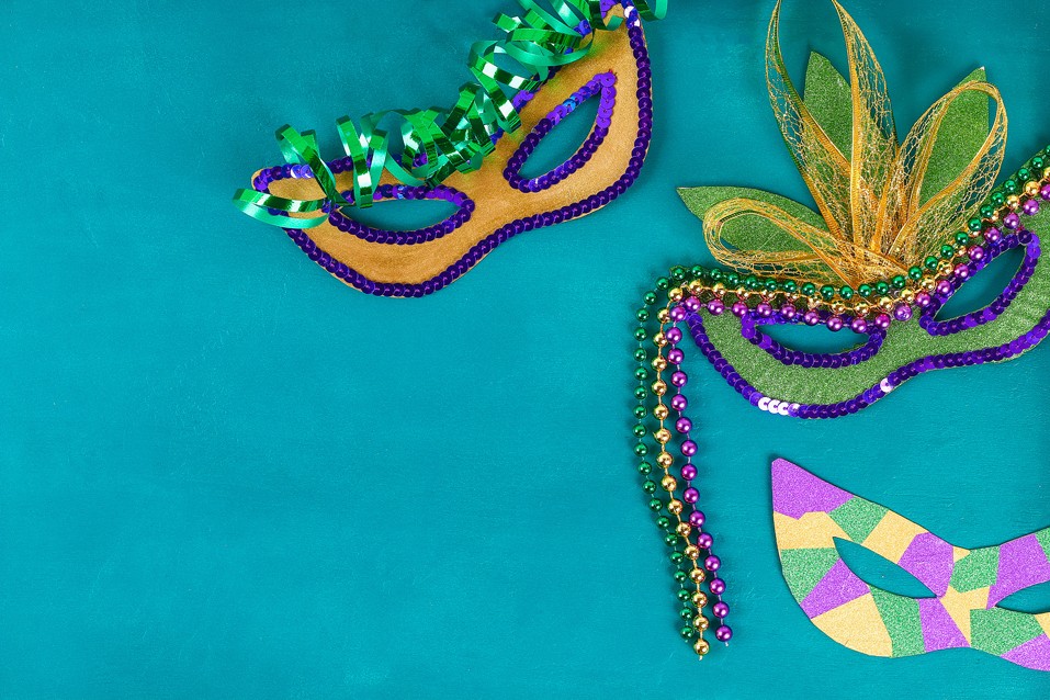 3 tips för att göra dina egna masker för Mardi Gras