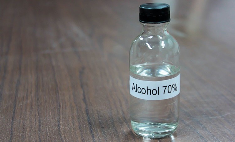 17 användbara tips att göra med modifierad alkohol